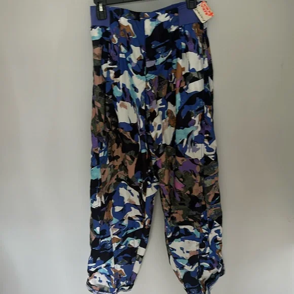 New!! FP Movement Mesmerize Me Print Cargo Pants - Picture 2 of 9